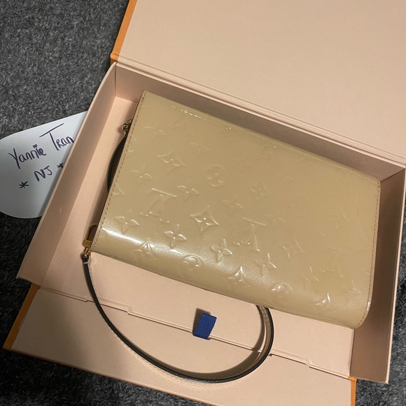 Louis Vuitton Mira Leather crossbody - shoulder bag - Picture 10 of 16